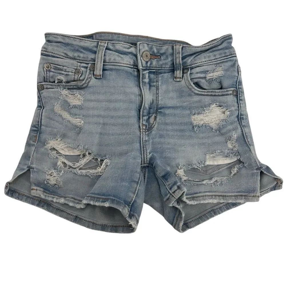 American Eagle Midi distressed light wash jean shorts size 0